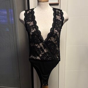 Sans Souci Elegant Black Lace Bodysuit